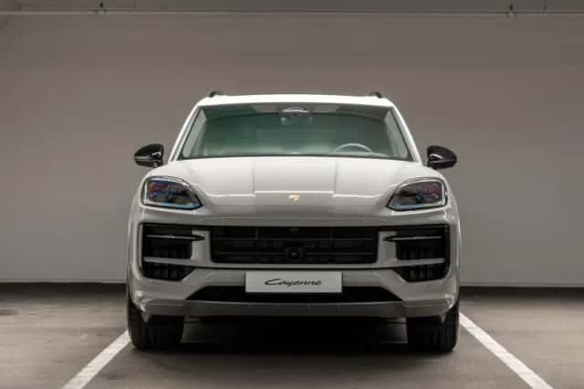 Porsche Cayenne (2026) thumbnail 4