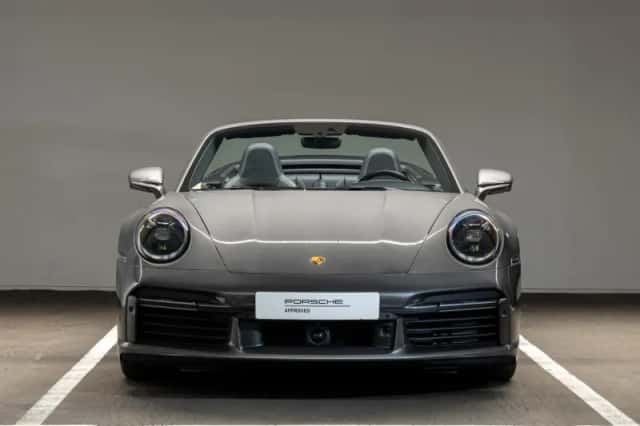 Porsche 911 (2023) thumbnail 4