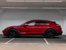 Porsche Taycan (2023) thumbnail 2