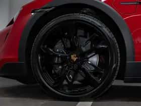 Porsche Taycan (2023) thumbnail 12