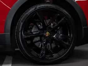Porsche Taycan (2023) thumbnail 13