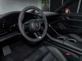 Porsche Taycan (2023) thumbnail 16