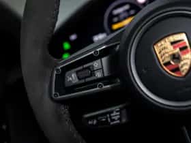 Porsche Taycan (2023) thumbnail 22