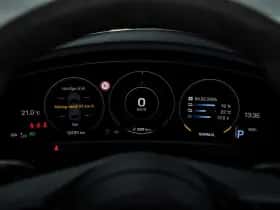 Porsche Taycan (2023) thumbnail 27