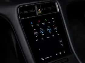 Porsche Taycan (2023) thumbnail 32