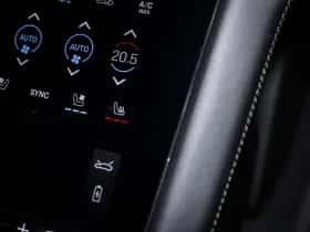 Porsche Taycan (2023) thumbnail 39