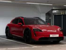 Porsche Taycan (2023) thumbnail 5