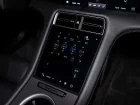 Porsche Taycan (2023) thumbnail 42