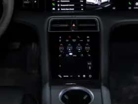 Porsche Taycan (2023) thumbnail 45