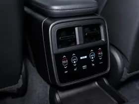 Porsche Taycan (2023) thumbnail 55