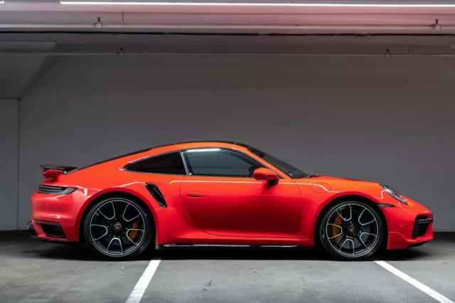 Porsche 911 (2021) thumbnail 6