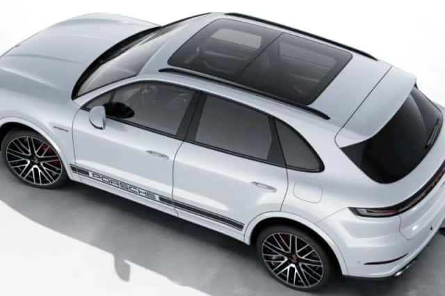 Porsche Cayenne (2025) thumbnail 2