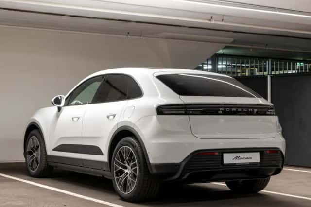 Porsche Macan (2026) thumbnail 3