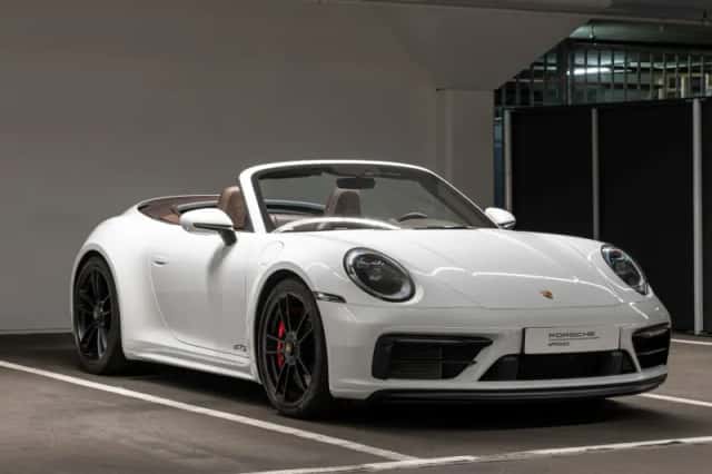 Porsche 911 (2023) thumbnail 5
