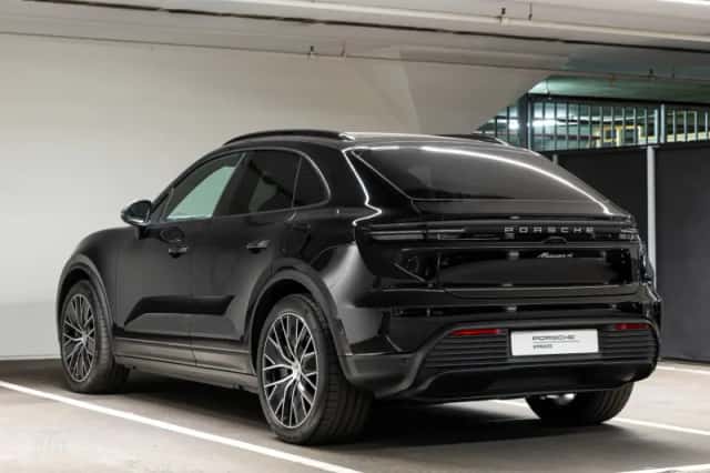 Porsche Macan (2025) thumbnail 3
