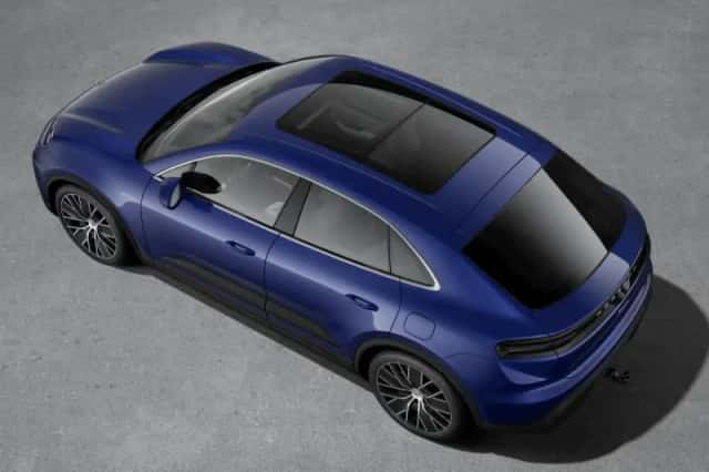 Porsche Macan (2024) thumbnail 2