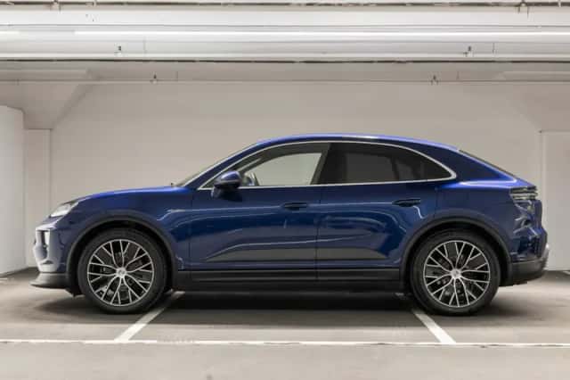 Porsche Macan (2024) thumbnail 2