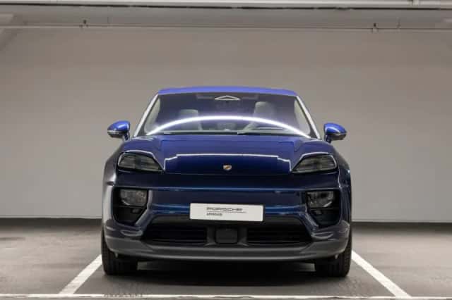 Porsche Macan (2024) thumbnail 4
