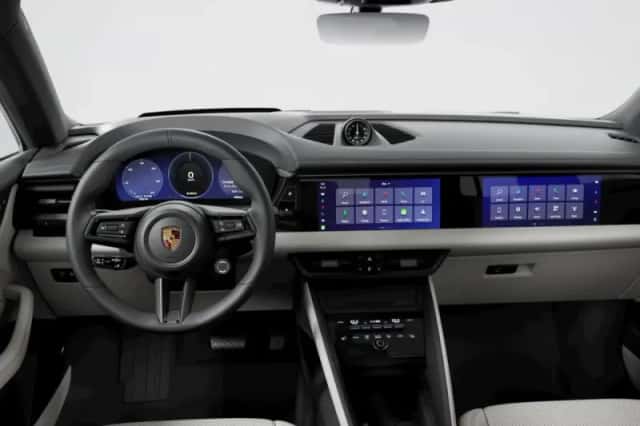 Porsche Macan (2024) thumbnail 4