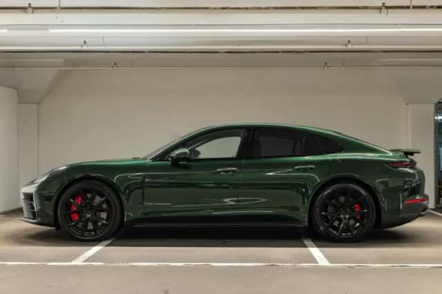 Porsche Panamera (2024) thumbnail 2
