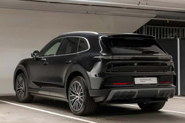 Porsche Cayenne (2026) thumbnail 3
