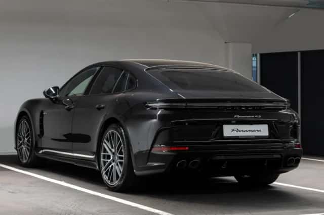 Porsche Panamera (2026) thumbnail 3