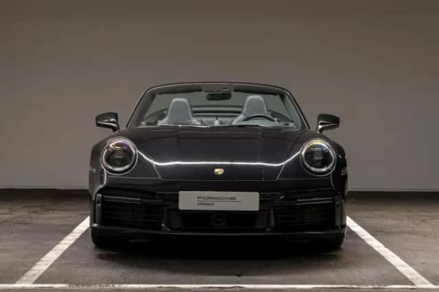 Porsche 911 (2023) thumbnail 5