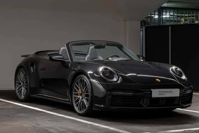Porsche 911 (2023) thumbnail 6