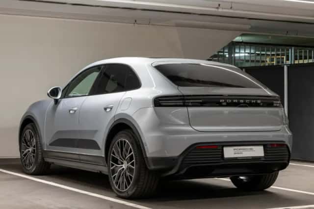 Porsche Macan (2026) thumbnail 3