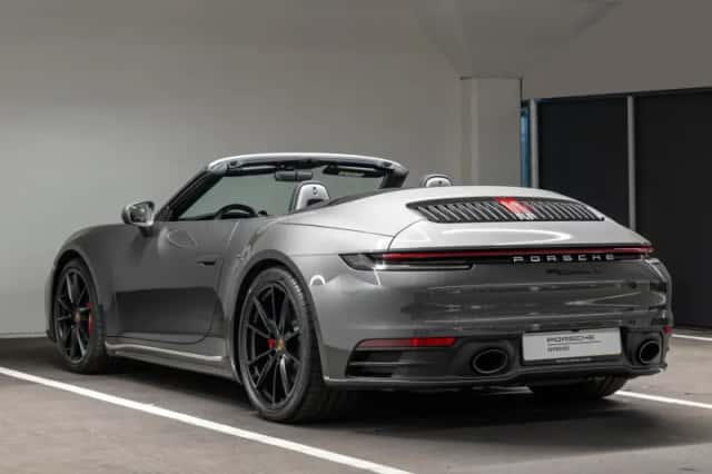 Porsche 911 (2020) thumbnail 3