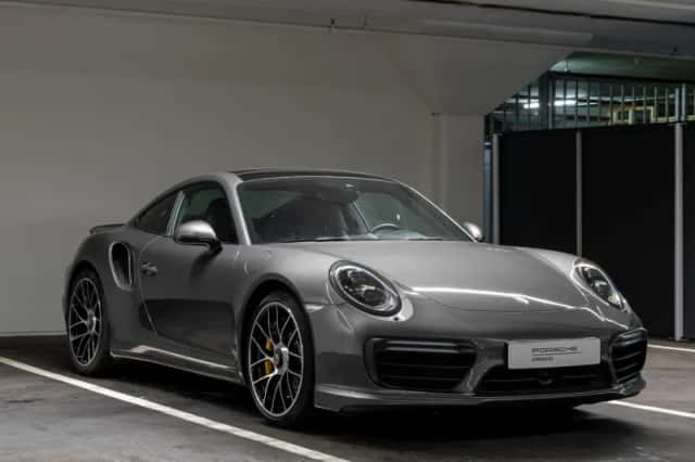 Porsche 911 (2016) thumbnail 5