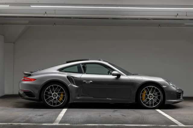 Porsche 911 (2016) thumbnail 6