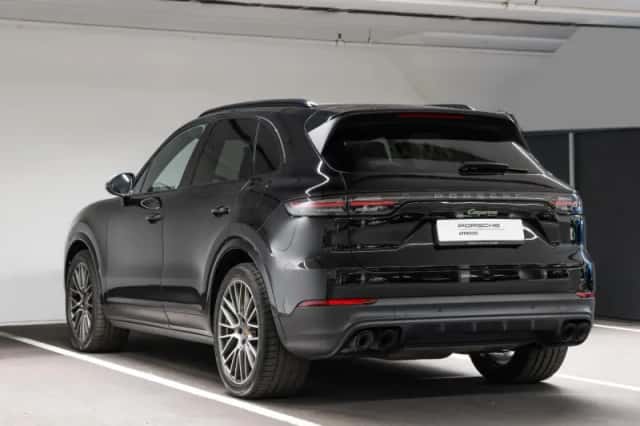 Porsche Cayenne (2022) thumbnail 3