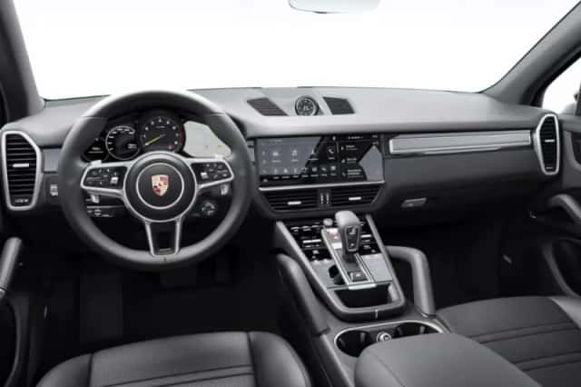 Porsche Cayenne (2022) thumbnail 4