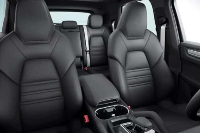Porsche Cayenne (2022) thumbnail 5