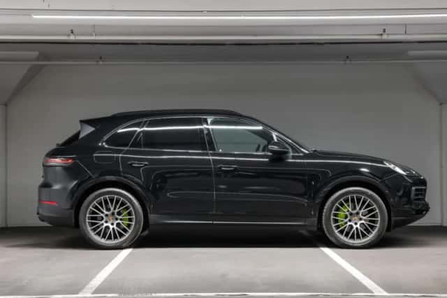 Porsche Cayenne (2022) thumbnail 6