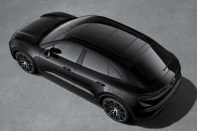 Porsche Macan (2024) thumbnail 3
