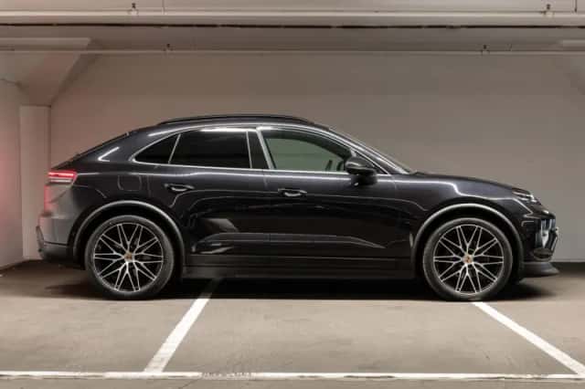 Porsche Macan (2024) thumbnail 6