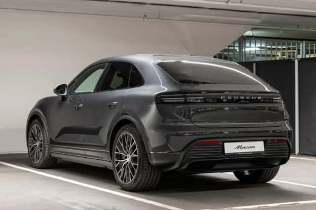 Porsche Macan (2026) thumbnail 3