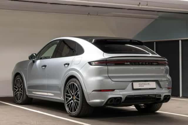 Porsche Cayenne (2024) thumbnail 3