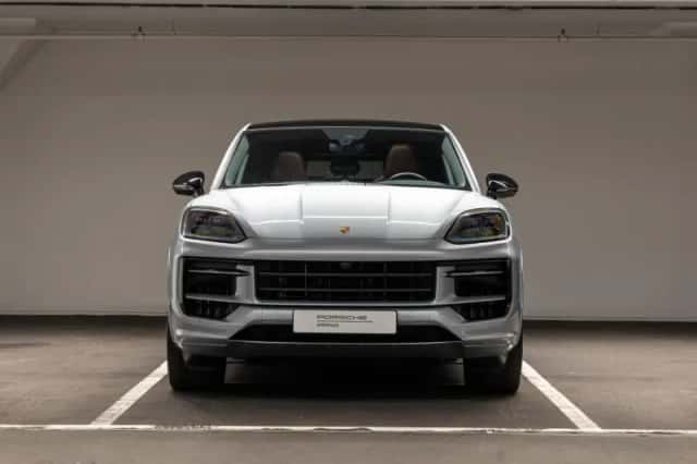 Porsche Cayenne (2024) thumbnail 4