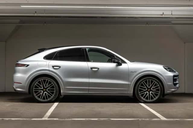Porsche Cayenne (2024) thumbnail 6