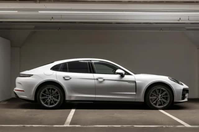Porsche Panamera (2024) thumbnail 6