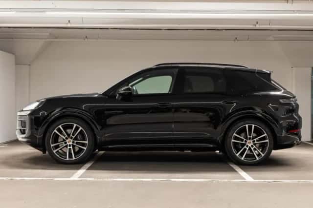 Porsche Cayenne (2026) thumbnail 2