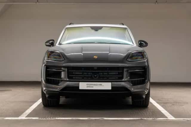 Porsche Cayenne (2026) thumbnail 4