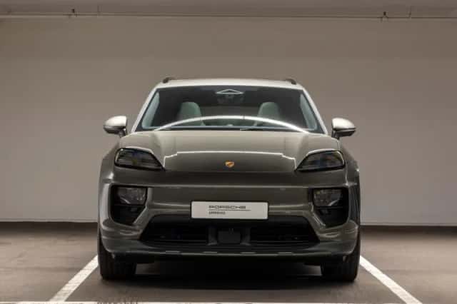 Porsche Macan (2025) thumbnail 4