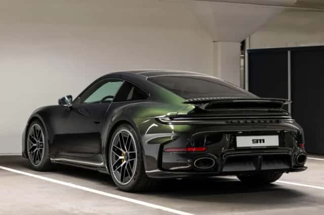 Porsche 911 (2026) thumbnail 3
