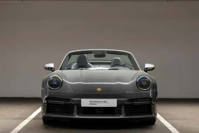 Porsche 911 (2020) thumbnail 3