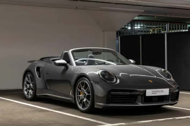 Porsche 911 (2020) thumbnail 4