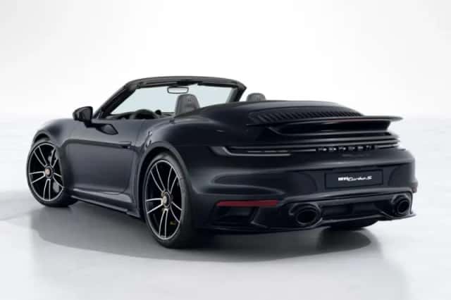 Porsche 911 (2023) thumbnail 3